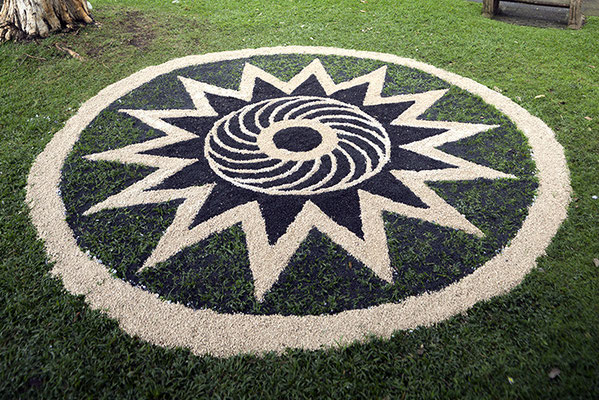 Estrella Solar, 2016 . Open air installation made of beans and stones. 4m diameter