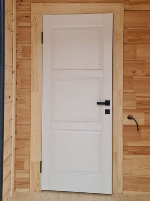 Modéle Chocho 46 .   Surface : 204  m² .  3 chambres.  KIT murs en bois massif isolés conforme au RE 2020. Prix : 149 000 euros TTC pour 204 M2 . Avec livraison ,murs extérieur + isolation + finition lambris intérieur , murs intérieur ,plancher étage, men