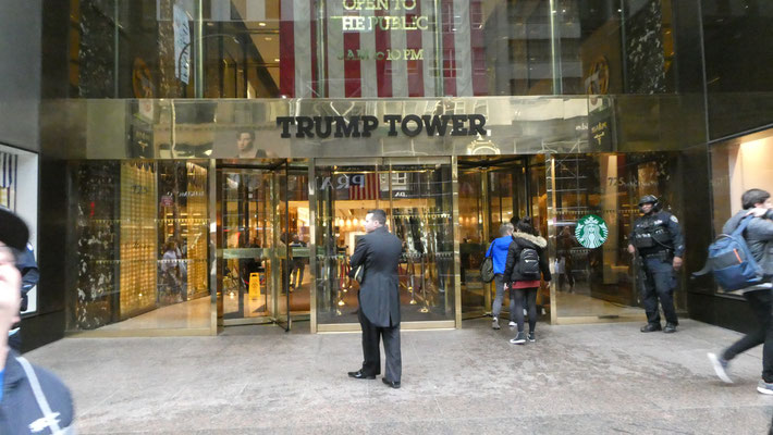 Vor dem Trump Tower