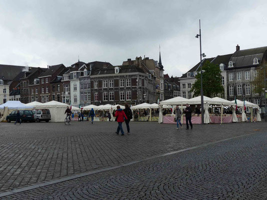 Marktplatz vor dem Rathaus