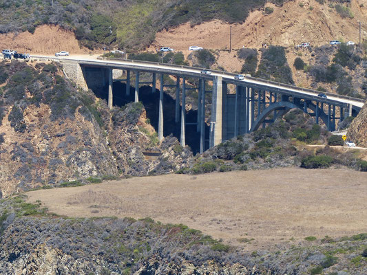 Hurrikan Point mit Blick auf Bixby Bridge, erbaut 1932