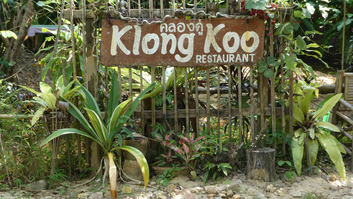 Eingang zum Flussrestaurant Klong Koo