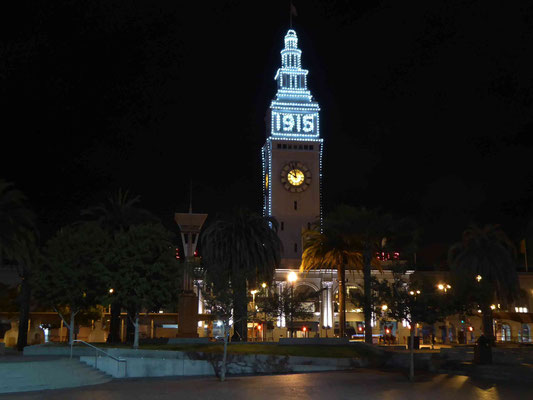 Nachtaufnahme vom Ferry Building