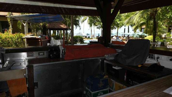 Blick von der Poolbar in Richtung Strand