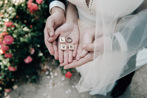 Traumhochzeit in Bad Nauheim: Szilvia Rölke hält die ungestellten Momente eurer Liebe authentisch fest.