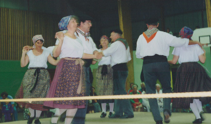 Avel Dro - Les Danseurs du Brulhois - Auvillar - 94