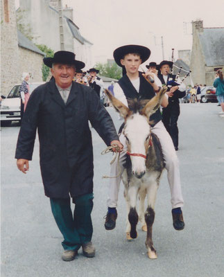 Avel Dro Bagad Pagan - Fête du poney à Guisseny 1997