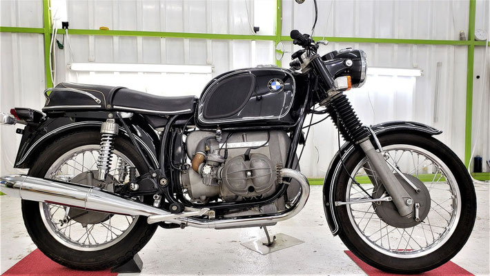 bmw r75/5 艶出し・コーティング  塗装がひび割れていたが、可能な範囲で研磨