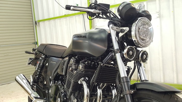 ホンダ・cb1100rsマットブラックの新車はセラミックコーティングで保護 艶消しの風合いは変えずに輝きと防汚性を向上させた