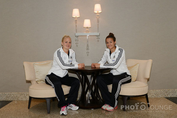 Lena Lotzen und Leonie Maier beim Fotoshooting im Hilton Hotel in München. © Karsten Lauer