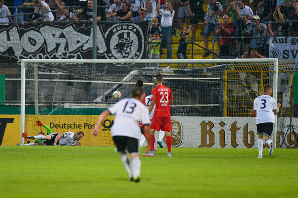 SV Elversberg - FC Augsburg 1:3 n.V. / DFB-Pokal / © Fotograf: Karsten Lauer