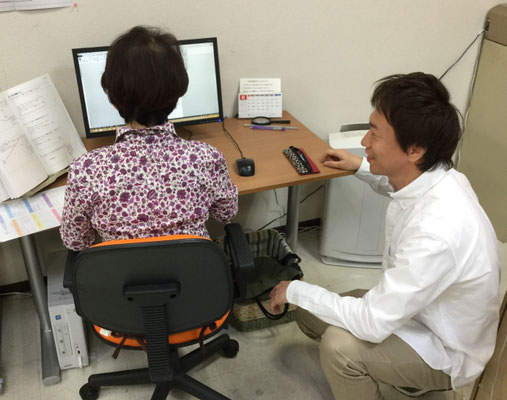 高齢者の方も安心して学べるパソコン教室