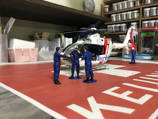 1/32 EC135 フルディスプレイモデル - モデリングプレタ 1/32 EC135 フルディスプレイモデル - モデリングプレタ