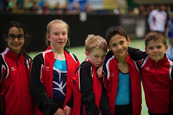 Les compétiteurs en catégorie U13: Saniya, Sloane, Baptiste, Damjan et Luc