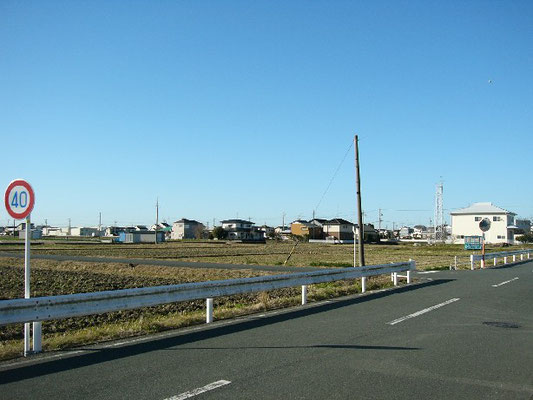 教室の目の前(南側)はのどかな田園風景が広がっています。