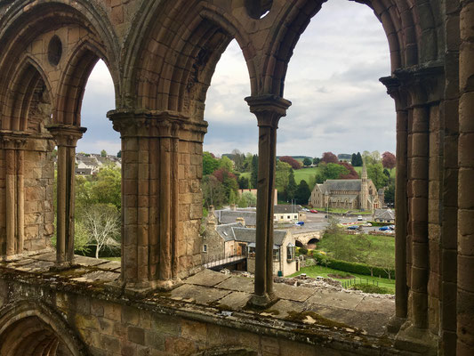 In der Abtei von Jedburgh