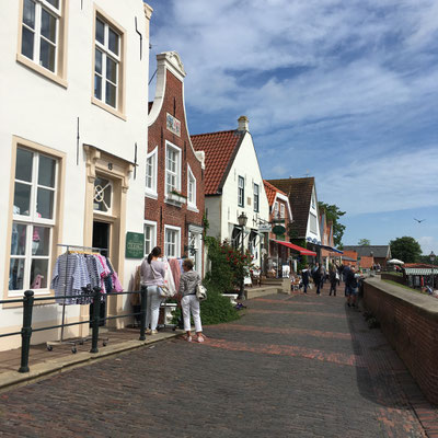 Greetsieler Hafenpromenade