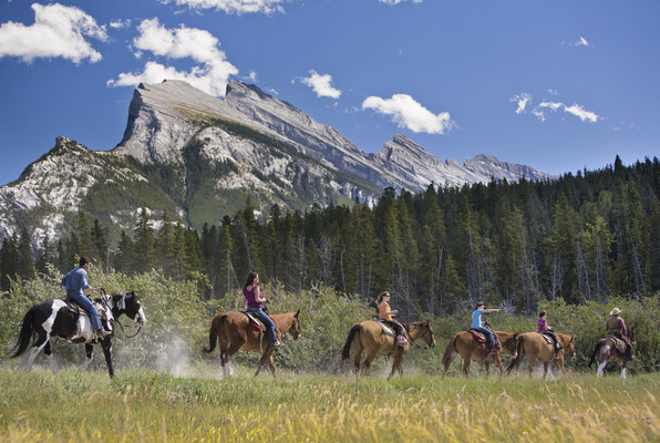 © Canadian Tourism Commission, Banff Lake Louise Tourism