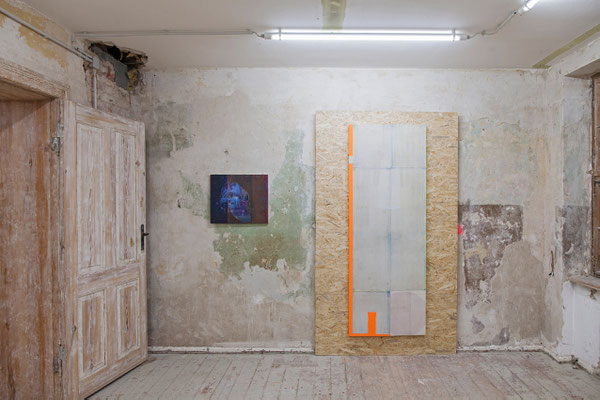 Ina Bierstedt, „Hommage an Capri“, 2015 | Uli Fischer, „white lightning“, 2019 historische Baumwolle, Collage diverser Materialien genäht auf Leinen und Baumwolle auf Acoustic Shape,192cm x 72cm  