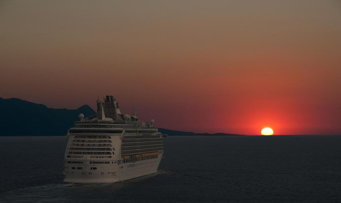 Auf Kreuzfahrt in den Sonnenuntergang