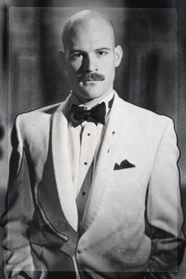 Paul Corning (Taxidermist, Malcolm, MIB: John Lindsay)