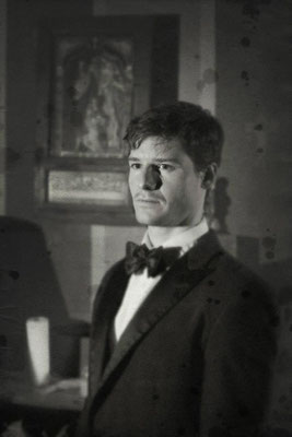 Joe Poulson (Macbeth, Taxidermist, Banquo*, Macduff*)