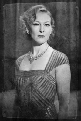 Onalea Gilbertson (Hecate, WIB: Jean Nolan)