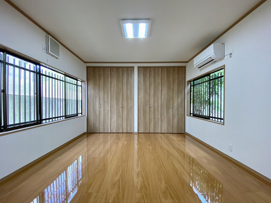 福岡市東区 S様邸（和室→洋室　クロス貼り替え（真壁→大壁）・フロア張り替え（畳→フローリング）・照明工事・エアコン工事）