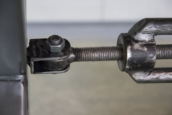 Detailbild Ansicht der Verbindungsstrebe Stahl.