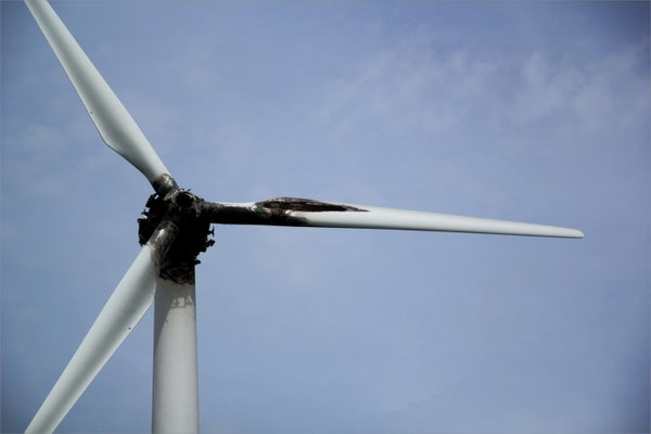Eolienne foudroyée dans le sud de la Drôme