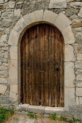 Porte près de Pont de Barret