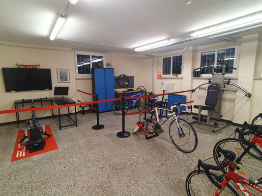 Die Taxc-Trainer-Station und Werkstattecke.