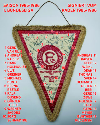 Saison 1984/1985 - 1. Liga / 1. Bundesliga - Schmuckwimpel - signiert vom Kader 1984/1985