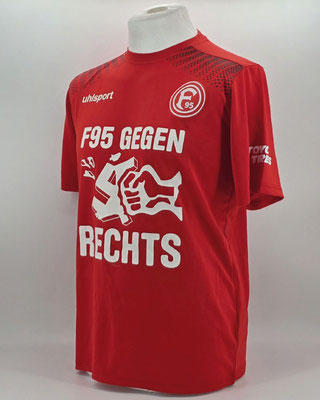 Saison 2017/2018 - 2. Bundesliga - Aufwärmshirt "F95 gegen rechts" im Rahmen der Fare-Woche,  (match-)worn, von einem Spieler oder einem Mitglied des Staffs, Uhlsport