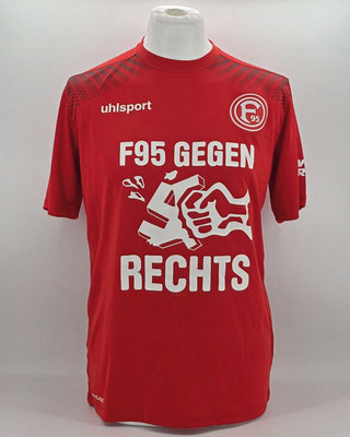 Saison 2017/2018 - 2. Bundesliga - Aufwärmshirt "F95 gegen rechts" im Rahmen der Fare-Woche,  (match-)worn, von einem Spieler oder einem Mitglied des Staffs, Uhlsport