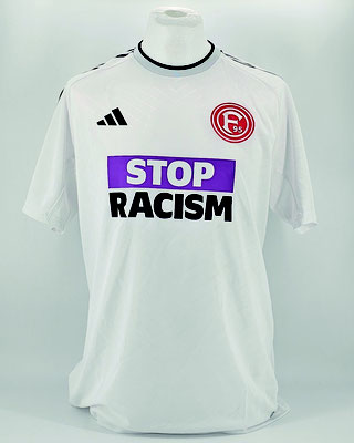 Saison 2022/2023 - 2. Bundesliga - Aufwärmshirt "Stop Racism", 26. Spieltag, 31.03.2023, Spieler unbekannt, Adidas, Henkel