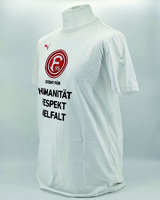 Saison 2015/2016 - 2. Bundesliga - Trikot, T-Shirt, (match-)worn, Puma, F95 steht für Humanität, Respekt, VielfaltOtelo, DFB-Pokal, VW