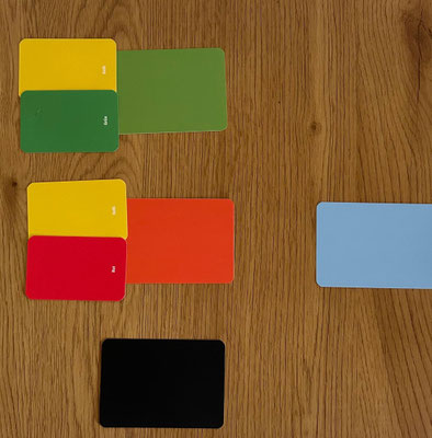 Karten in verschiedenen Farben