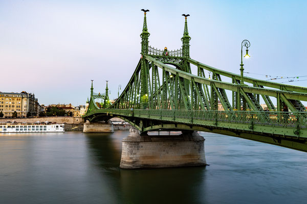 Die Freiheitsbrücke (ungarisch Szabadság híd)