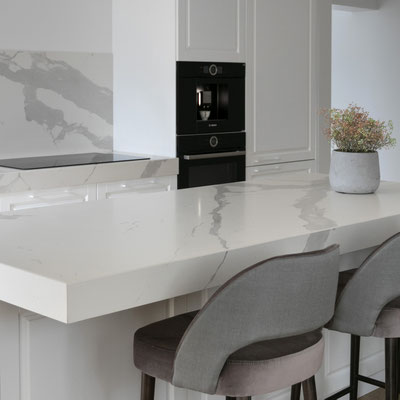 Home bar made from Laminam porcelain slab 