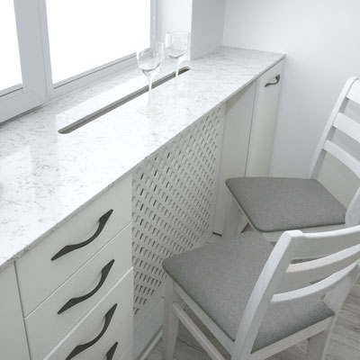 Engineered quartz windowsill with a long opening for warm air circulation