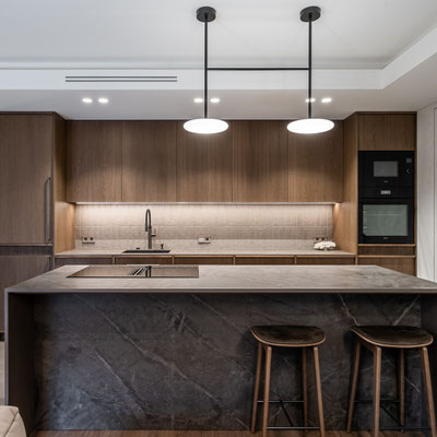 virtuvės sala ir stalviršis iš presuoto akmens Dekton