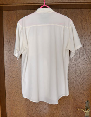 Bluse Kurzarm, cremefarben mit Brusttasche