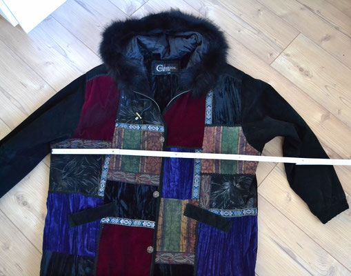Wildlederjacke schwarz-bunt mit Kapuze