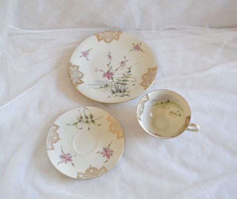 Sammeltasse von Bareuther. Bestehend aus Kaffeetasse, Unterteller, Kuchenteller.