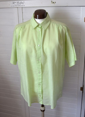 Bluse hellgrün, kurzarm, leichter Sommerstoff