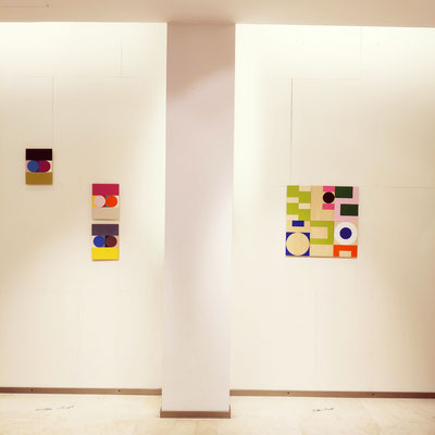 Ausstellungsansicht, Ellen Roß, Werke aus der Serie "squares + circles"