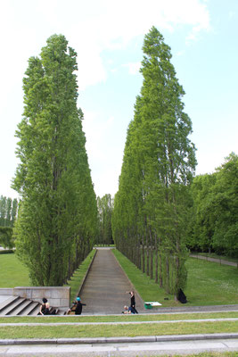 © Helga Karl. Sowjetisches Ehrenmal Treptower Park, 16.4.2014;
