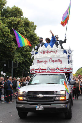 Wagen der Botschaft der USA beim CSD Christopher Street Day Berlin 2015. Foto: Helga Karl