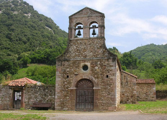 Iglesia de San Adriano de Tuñon (Arte Asturiano)